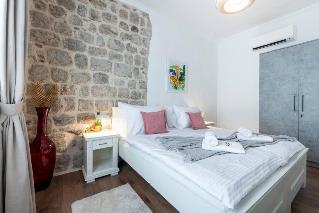 Flora-Heartbeat Old City Three Bedrooms Apartment Dubrovnik Exterior photo